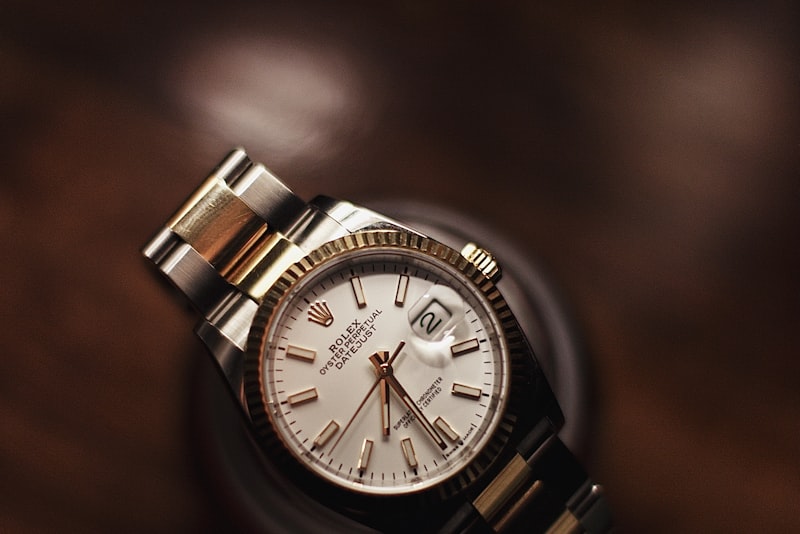 Small curated collection of watches in a tray